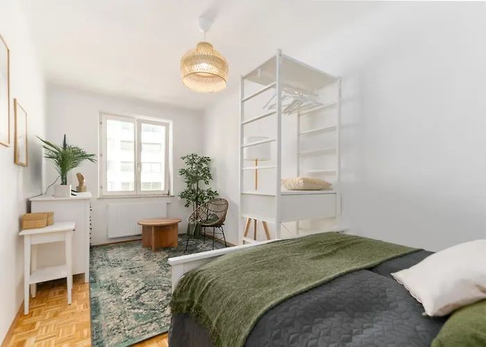 King Bed Home, 3 Bed Rooms, Perfect For Long Term דירה