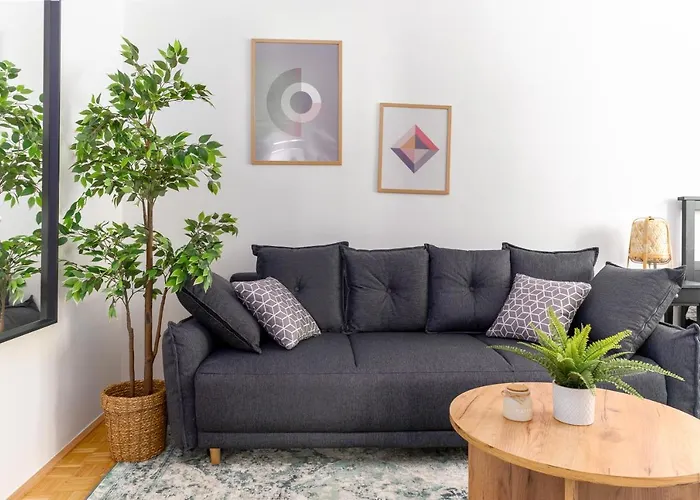 King Bed Home, 3 Bed Rooms, Perfect For Long Term דירה וינה
